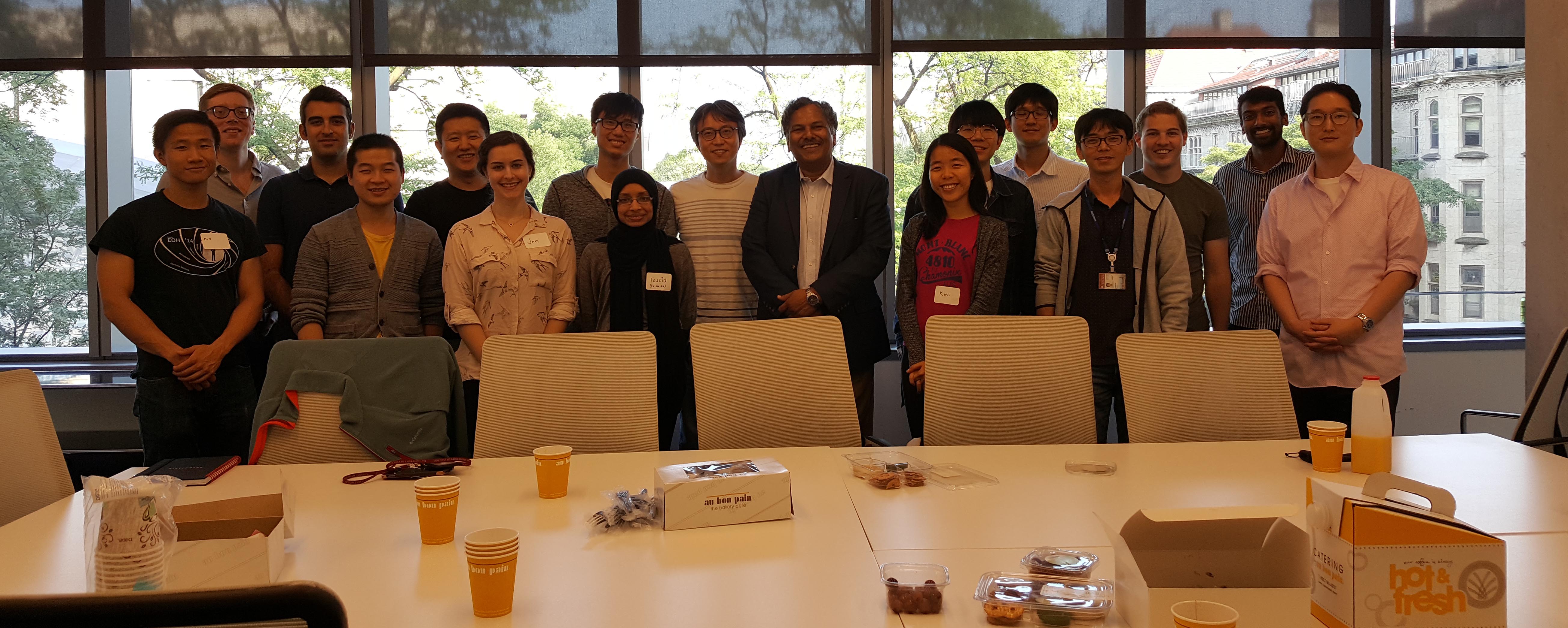 The Dravid and Park Groups pose together during their exchange at UChicago.