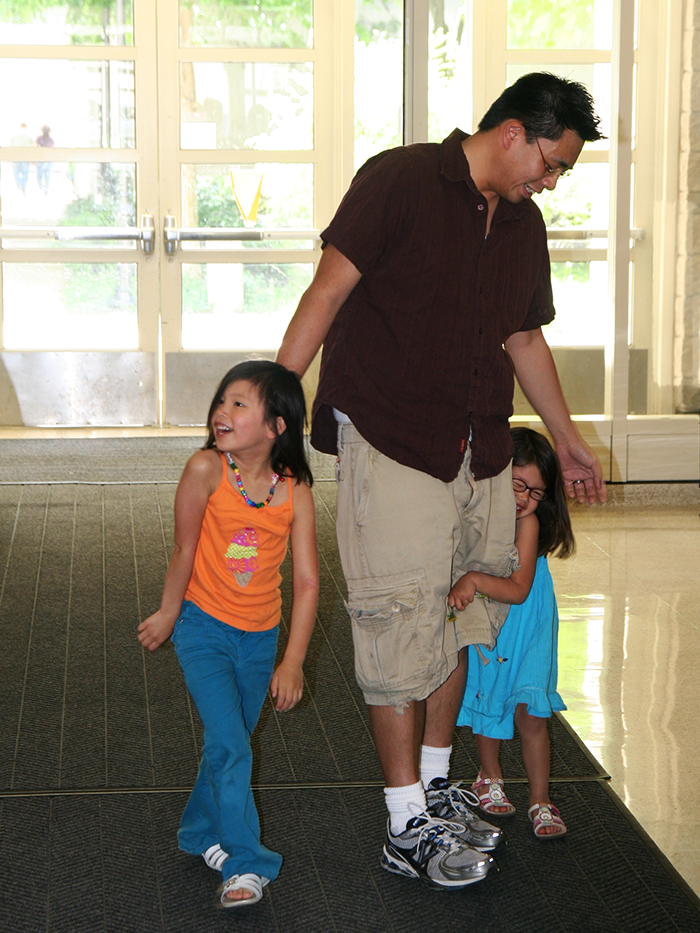 Stand and his daughters